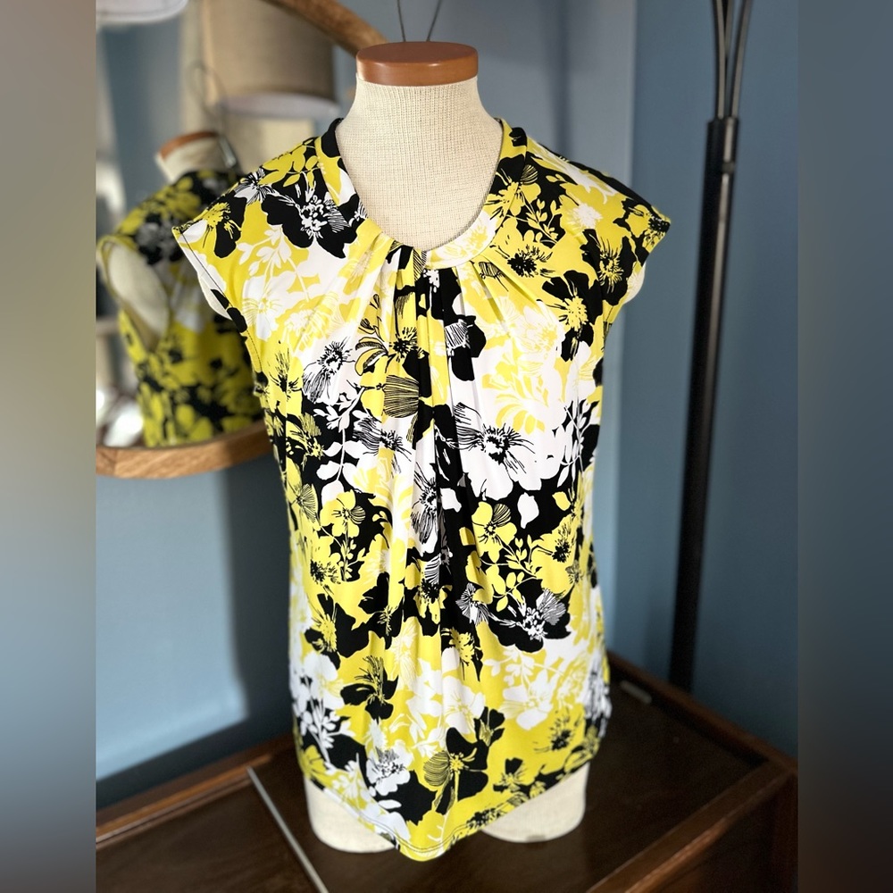 Liz Claiborne Sleeveless Top